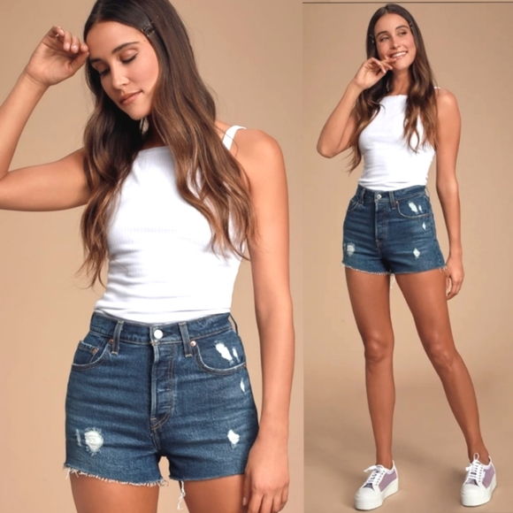 Levi's Premium Ribcage Shorts in Medium Dark Charleston Chill - Picture 10 of 11